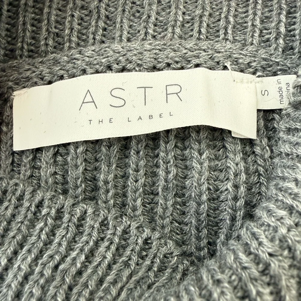 ASTR The Label Gray Cutout Turtleneck Sweater Size Small